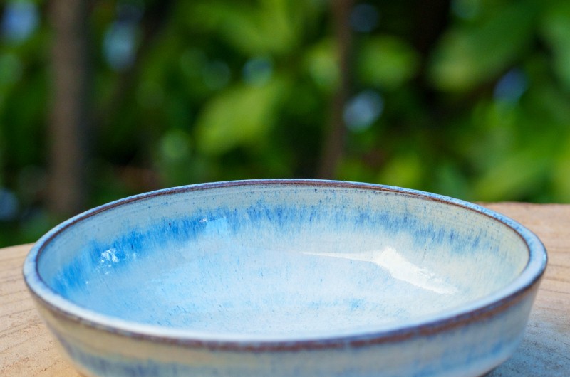 Assiette creuse bleu ciel