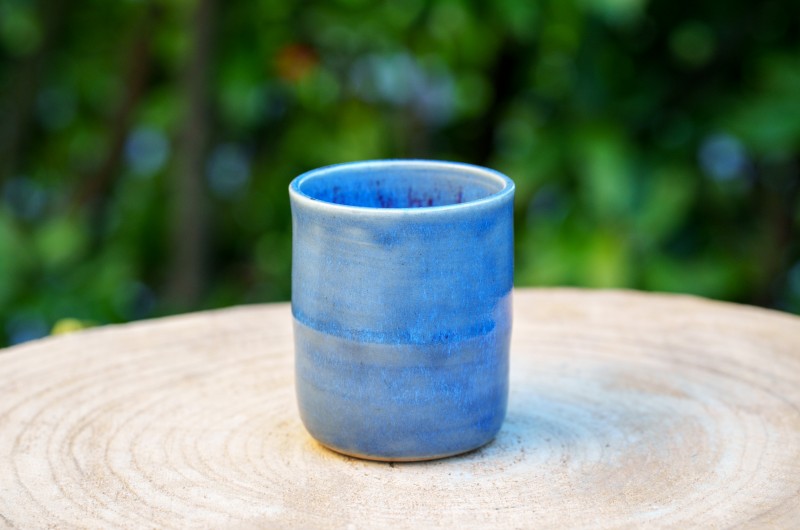 Pot cylindrique bleu et beige