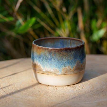 Pot marron et bleu