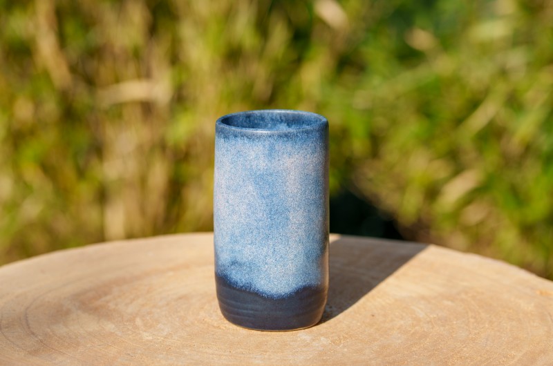 Pot cylindrique bleu et beige