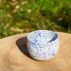 Pot blanc moucheté bleu