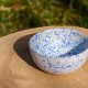 Pot blanc moucheté bleu