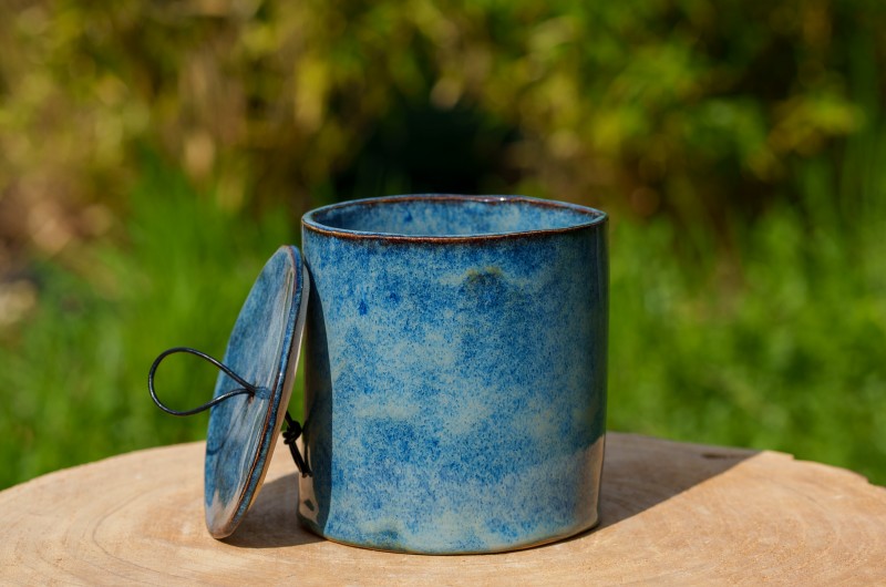 Grande boite bleue en grès