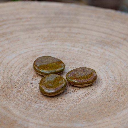 Worry Stone en céramique - vert olive