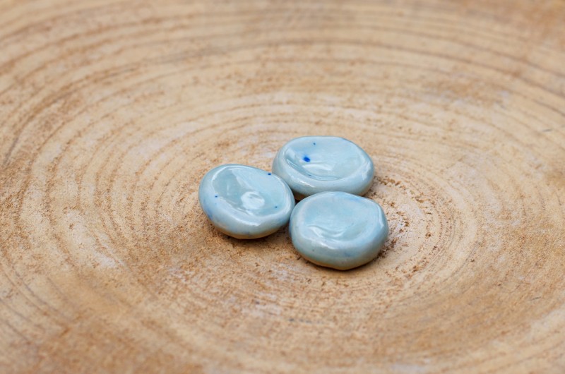 Worry Stone en céramique - bleu ciel