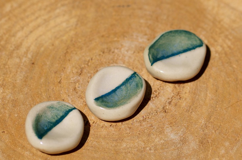 Worry Stone bicolore en céramique vert