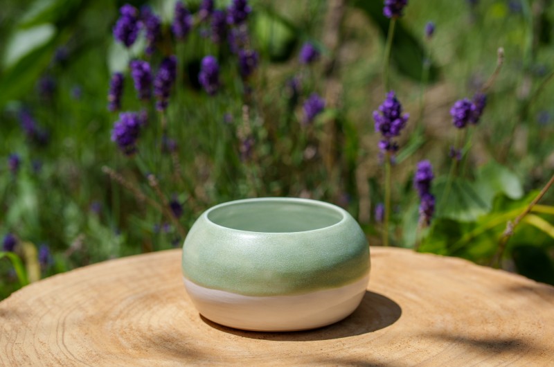 Pot boule blanc et vert satiné