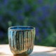 Tasse à rayures bleue