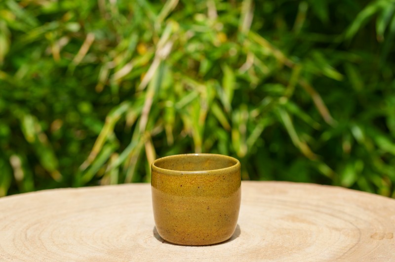 Petit gobelet vert olive