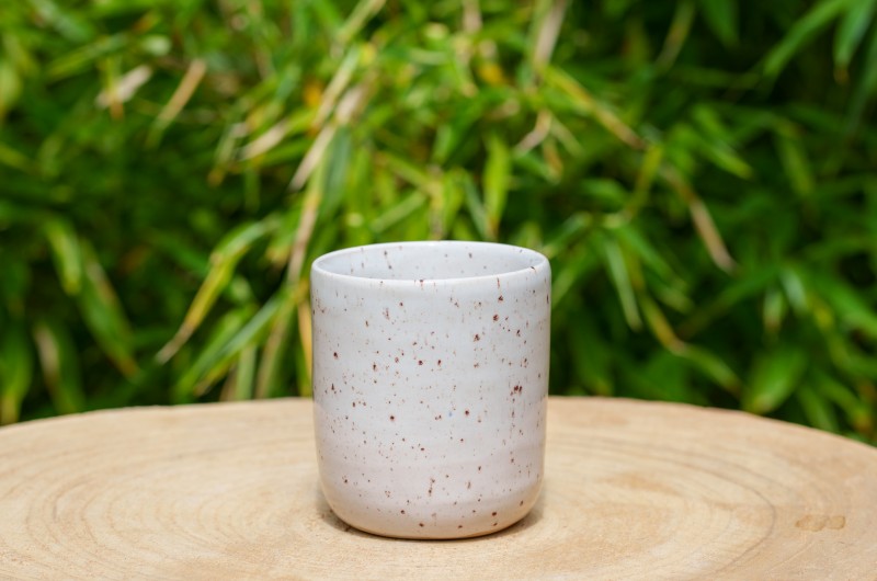 Tasse beige pyritée