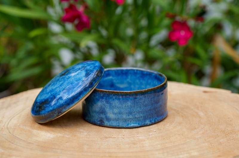 Grande boite bleue en grès