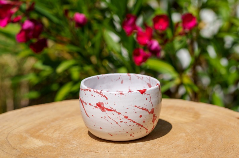 Bol blanc et rouge