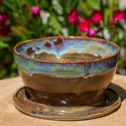 Grand cache-pot bleu et ocre avec soucoupe intégrée