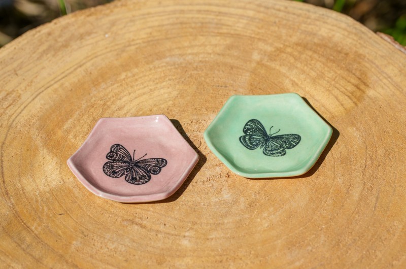 Coupelle hexagone papillon rose ou verte