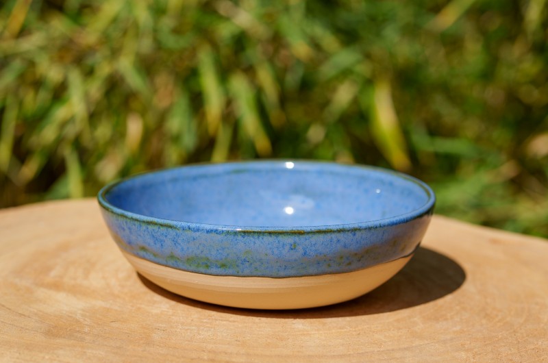 Assiette creuse bleue et verte