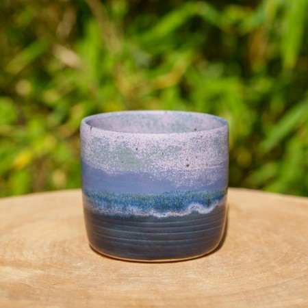 Pot violet et noir