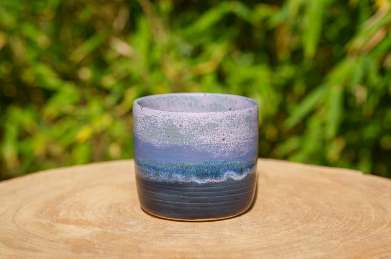 Pot violet et noir