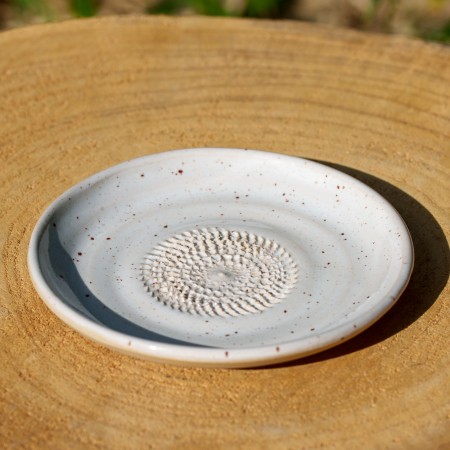 Coupelle Gratte-ail en céramique beige