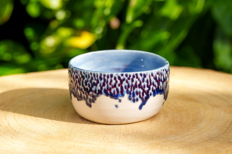 Pot boule bleu en porcelaine