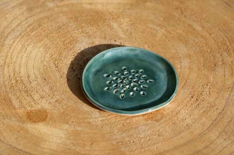 Gratte-ail en céramique verte