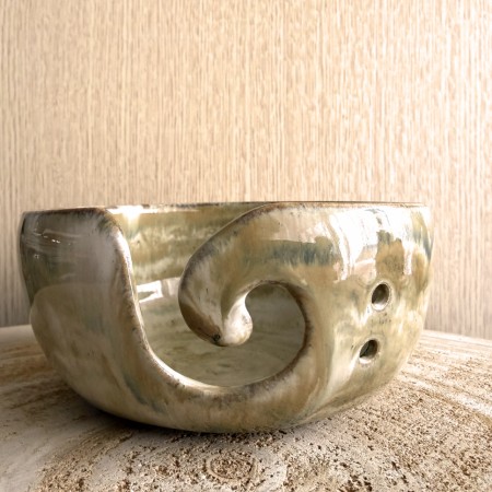 Bol à tricot beige et ocre