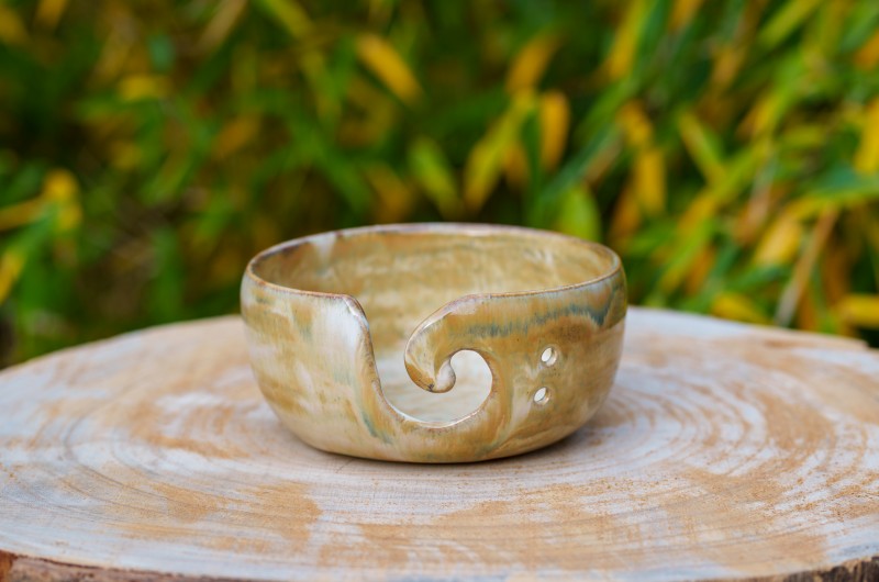 Bol à tricot beige et ocre