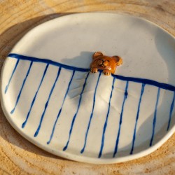 Petite assiette décorative ours dormeur