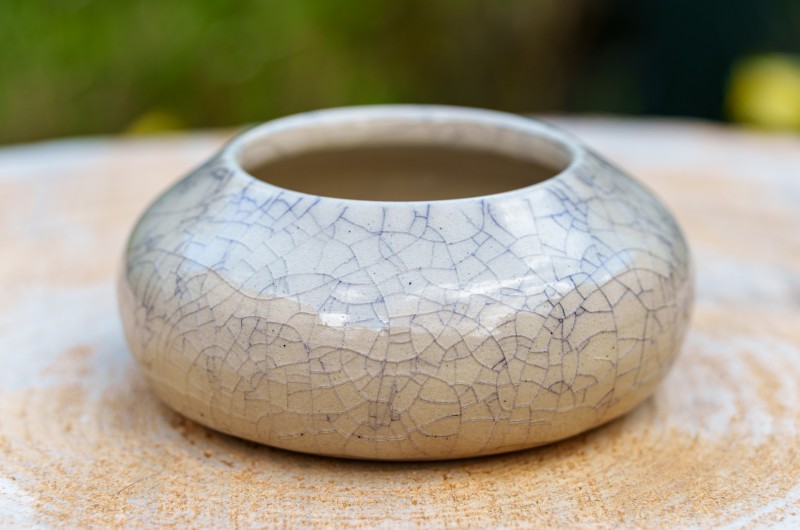 Vase blanc et noir craquelé Imitation Raku