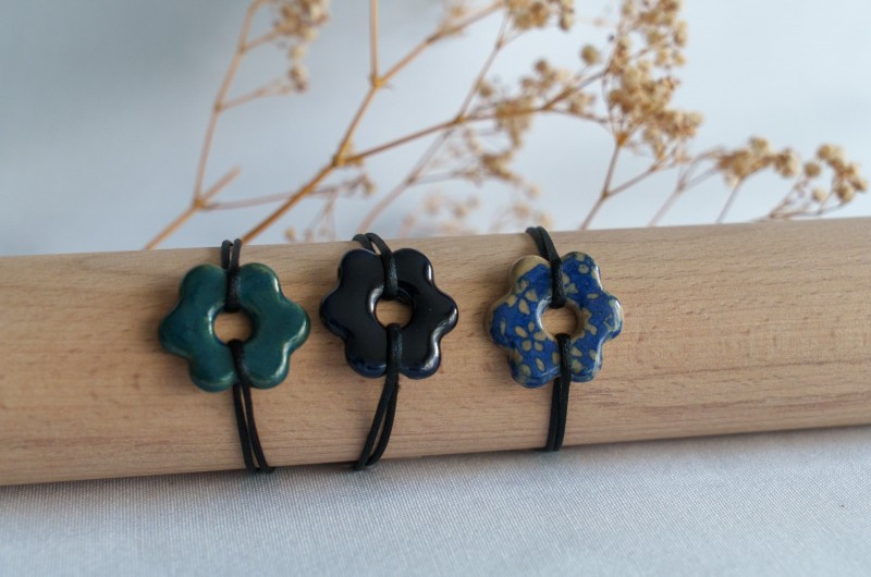 Bracelet fleur en céramique