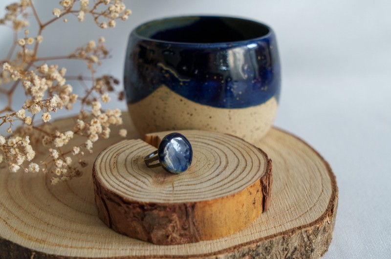 Bague bleue en céramique