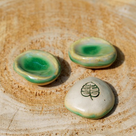 Worry Stone en céramique - Monstera
