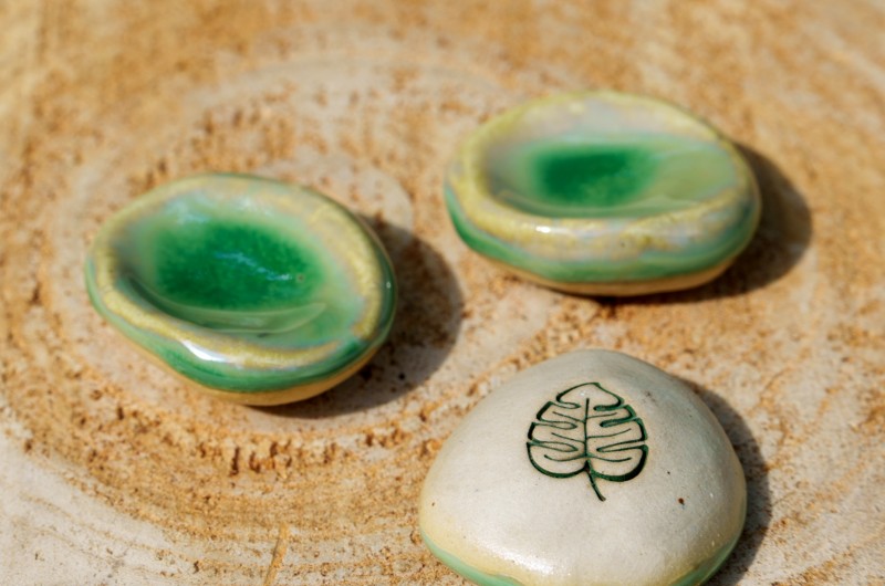 Worry Stone en céramique - Monstera