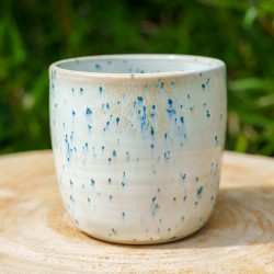 Pot blanc moucheté bleu
