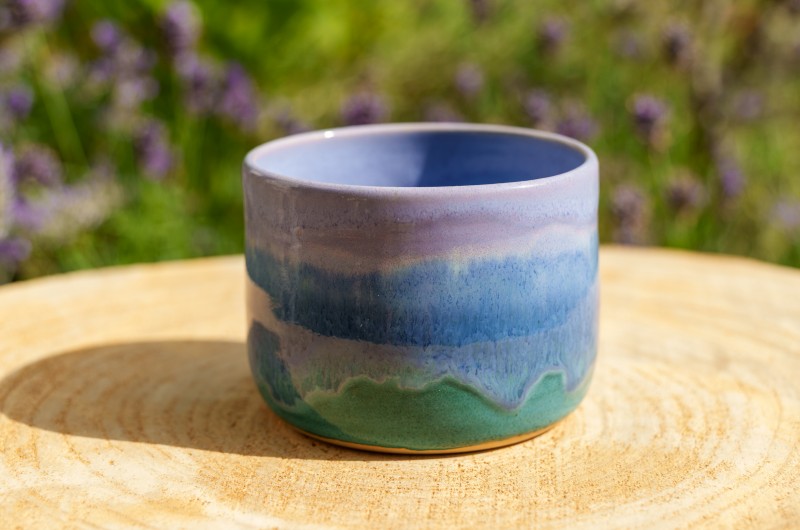 Pot violet et bleu