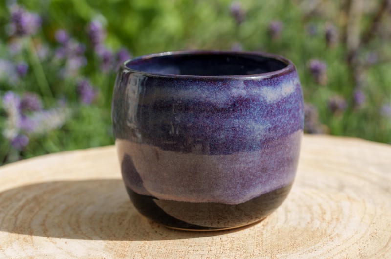 Cache-pot violet