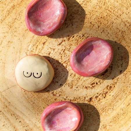 Worry Stone Seins Rose en céramique