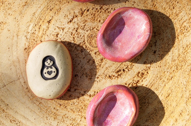 Worry stone Matriochka rose