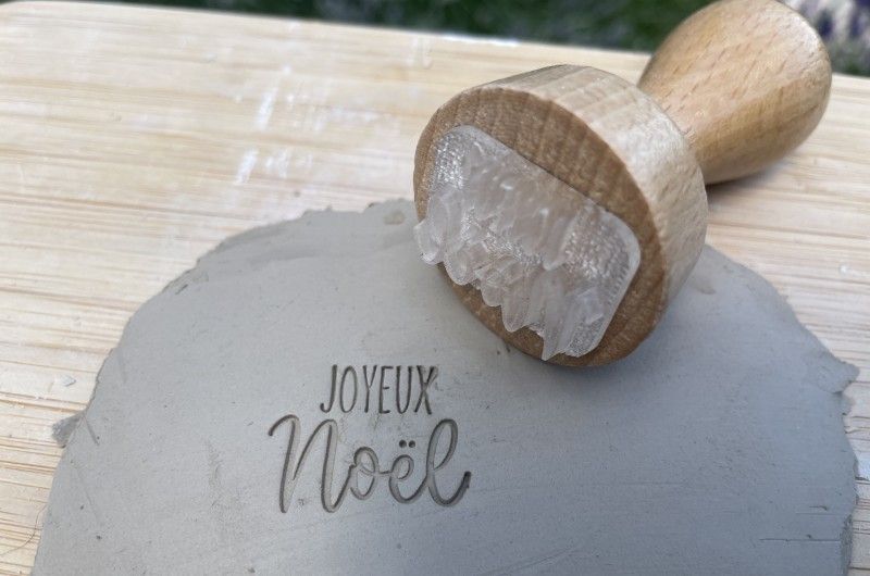 Signer ses créations céramiques - Tampons pour poterie